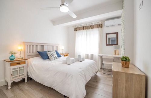 Zaidin Apartment | Sierra Nevada Views Sunny Spacious Renovated