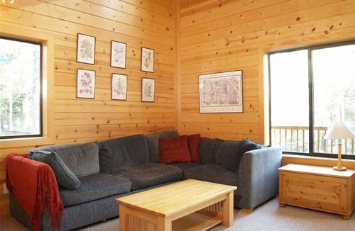 Serene Lakes Cabin | Sierra Retreat Second to None!