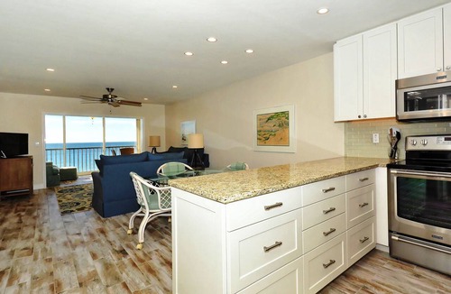 Siesta Key Condo | Siesta Key - Gulf-Front Retreat - 2 BR – Free Boat Docks - Upscale