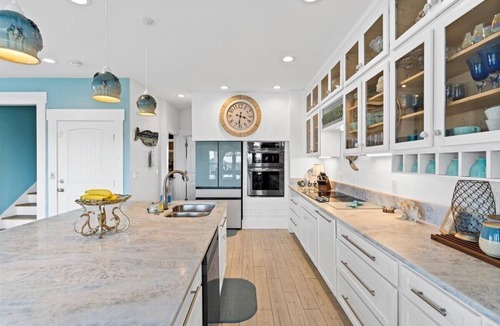 Ocean Isle Beach Cottage | Siesta Sunset - Gorgeous Private Pool and Tiki Bar