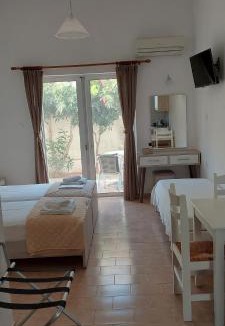 Palaiochora Hotel | Sifis Studios