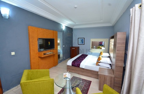 Warri Hotel | Signatious Hotel and Suites
