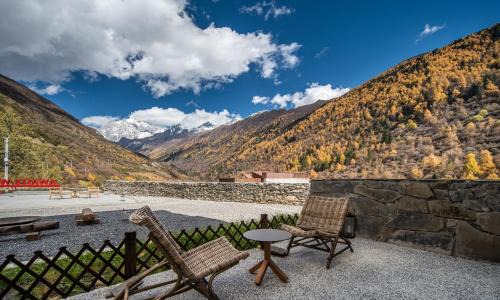 Wenchuan Hotel | Siguniang Mountain Waiting for the Wind Snow Mountain Guesthouse