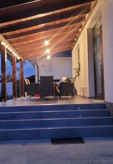 Santandrei Villa | SIL House