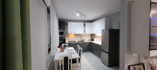 Santandrei Villa | SIL House