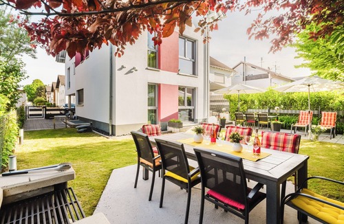 Bensheim Apartment | "Silber-Mops" - 5* design apartment for connoisseurs - + use of garden + parking space
