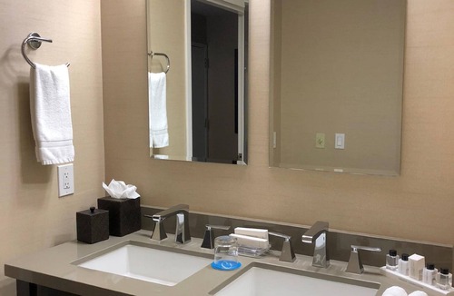 Cupertino Hotel | Silicon Valley Stay | Executive King | Free Breakfast | Pool, Pets Allowed