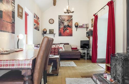 Buxworth House | Silk Hill Stables