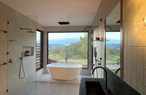 Darlington House | Silk & Oak – Peaceful Scenic Rim Retreat with Nature at Your Door