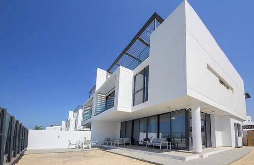 Al Hamriya Villa | Silk Valley - Beachfront 4B near Al Hamriyah with private beach access