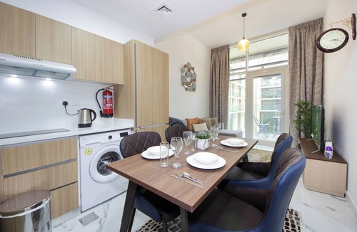 Masdar City Apartment | Silk Valley - Luxury 1 Bedroom close to Abu Dhabi Airport