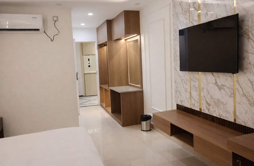 Bullawala Hotel | SILKWOOD