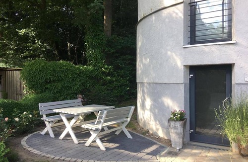 Poppendorf Apartment | Silo holiday flat with small garden