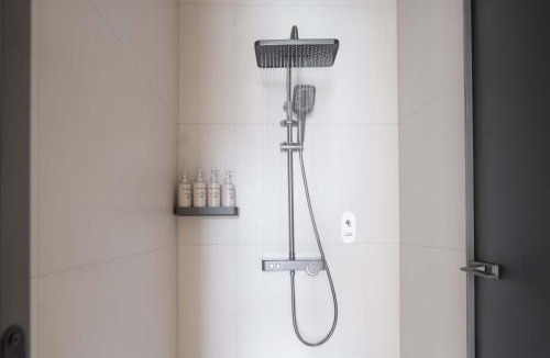 Yinhai Hotel | Silver Beach Puyue Designer Homestay