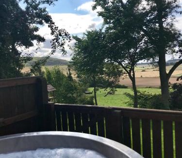 Cupar Ski Chalet | Silver Birch Lodge with Hot Tub