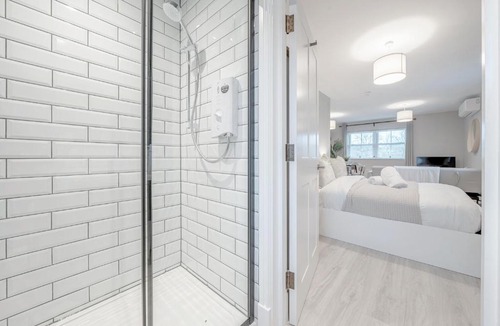 Redhill Apartment | Silver Birches by MCF