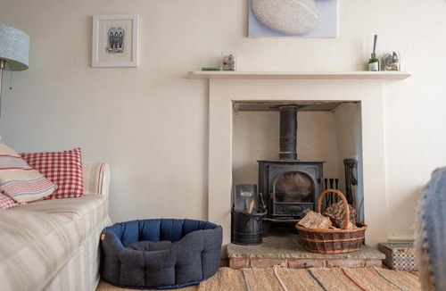 Lyme Regis House | Silver Cottage, Central Lyme Regis, No Car Required, Dogs Welcome