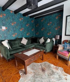 Yarm House | Silver Cottage Holiday Stay on Yarm High street - Free parking available