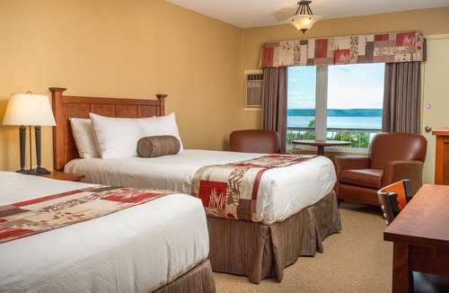 Baddeck Hotel | Silver Dart Lodge