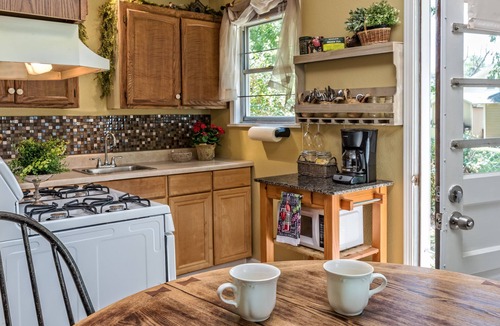 Independence Bed & Breakfast | Silver Heart Inn and Cottages