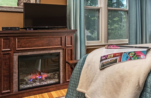Independence Bed & Breakfast | Silver Heart Inn and Cottages