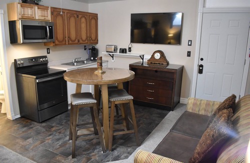 St. Anthony Hotel | Silver Horseshoe Inn