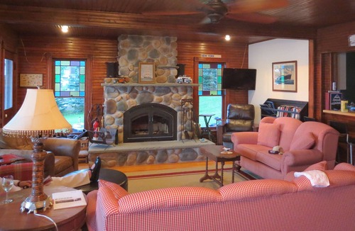 Castile Cottage | Silver Lake - Charming turn of the century Victorian Cottage - 5 miles to Letch.