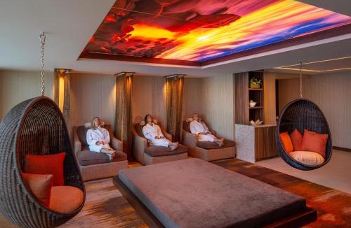 Downtown Reno Resort | Silver Legacy Reno, A Caesars Destination