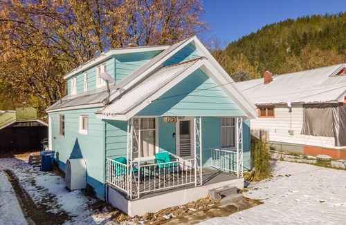 Kellogg House | Silver Miner's Bungalow - Ski, Golf, Bike, Fish+