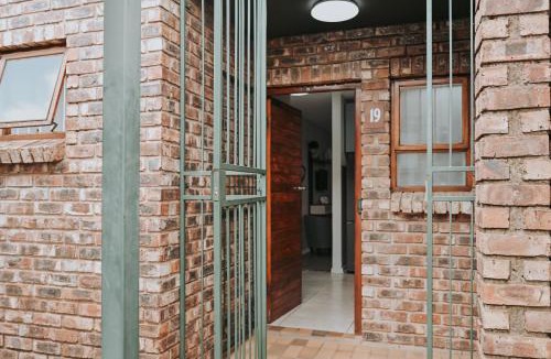 Langenhoven Park Apartment | Silver Orchid