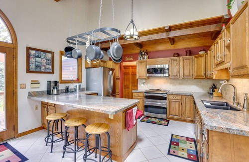 Silver Plume House | Silver Plume Mountain Haven with Views & Deck!