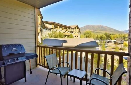 West Fernie Condo | Silver Rock Studio with full kitchen and Pool
