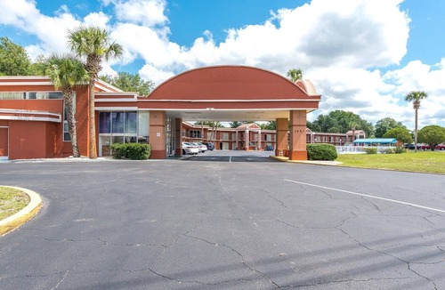 Silver Springs Apartment | Silver Springs FL|King Bed