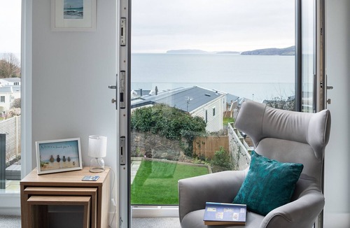 Benllech Cottage | Silver Strand - Three Bedroom Cottage, Sleeps 6