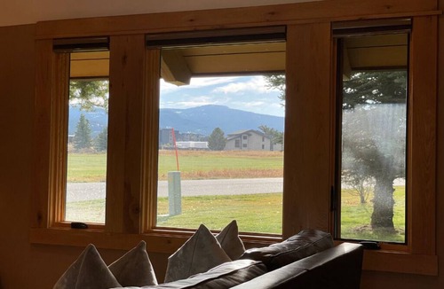 Big Sky Meadow Village Apartment | Silverbow Snowlight - Big Sky Nordic Trails & Golf + Hot Tub, Pool & Sauna