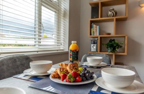 Newcastle-Under-Lyme House | Silverdale Secret Gem with Private Garden Pass the Keys