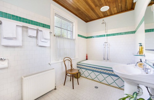 Wentworth Falls Bed & Breakfast | Silvermere
