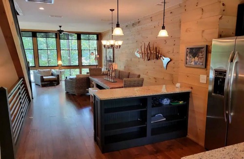 Logan House | SilverRock Lakeside Retreat Community Pool Wtrfrntnn