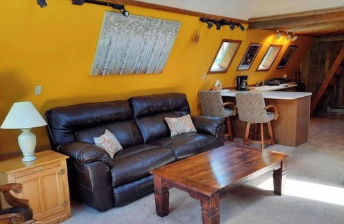 Silverthorne Cabin | Silverthorne Cabin in the woods, views of mnts! Cute A-frame, with hot tub!nn
