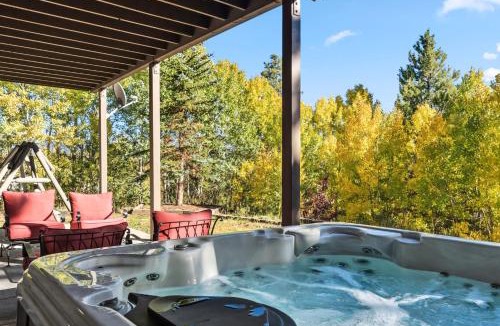 Wildernest House | Silverthorne Retreat Hot Tub & Views