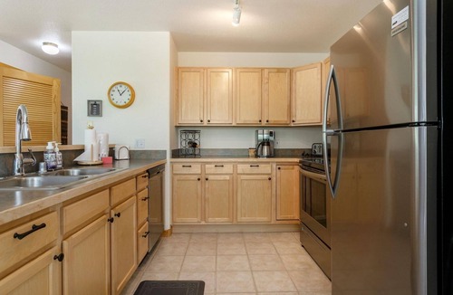 Wildernest Condo | Silverthorne Ski Retreat Near 6 Resorts | Hot Tub, Fireplace |Forest & Mountain Views |Free Shuttle
