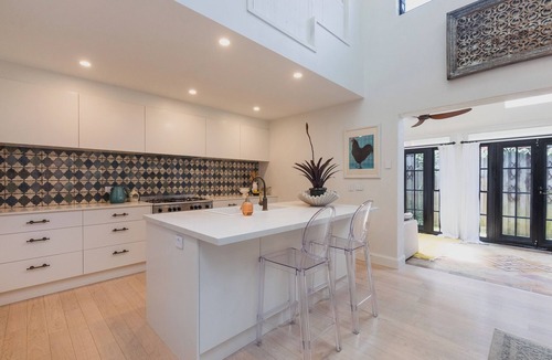 Suffolk Park House | SIMBA Beachside; stylish opulence, pet friendly & moments from the beach