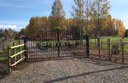 Smithers Apartment | Simcoe B&B - Incredible vacation suite
