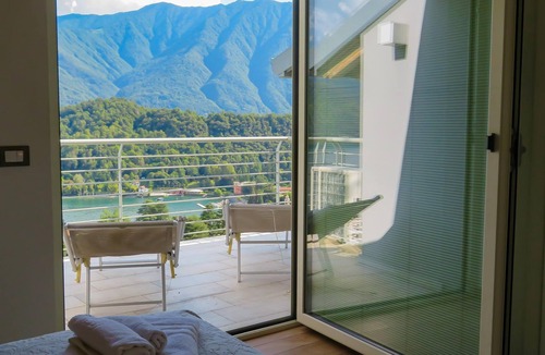 Azzano Apartment | Simona Torretta Holiday Apartment with Pool