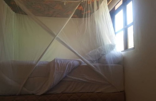 Simonga Hostel | Simoonga Village Backpackers and Cafe