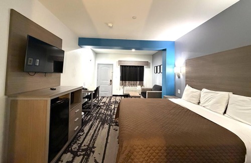 Westfield Hotel | Simple & Affordable Room Near Houston’s Key Attractions | Free Parking