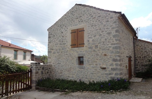 Caillac Cottage | Simple and comfortable 3* gite for 4-6 people