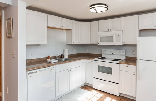 Campton Condo | Simple And Cozy Apartment Just Mins To Loon Mountain And Waterville Valley 1 Bedroom Condo by Redawning