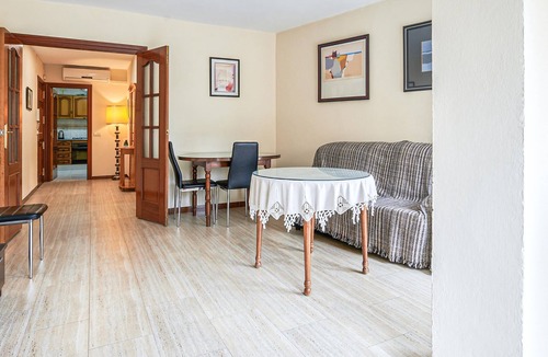 Luque Apartment | Simple and spacious apartment in the village of Luque at the foot of the Tajo del Algarrobo.