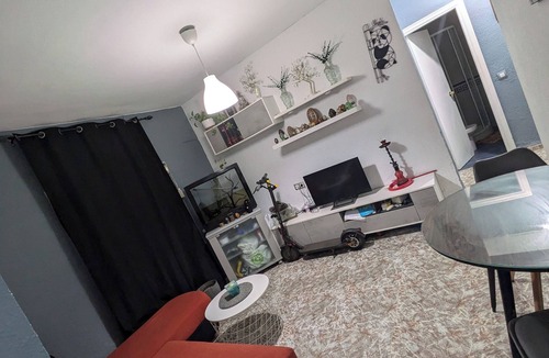 Giralda Sur Condo | Simple but comfortable room!